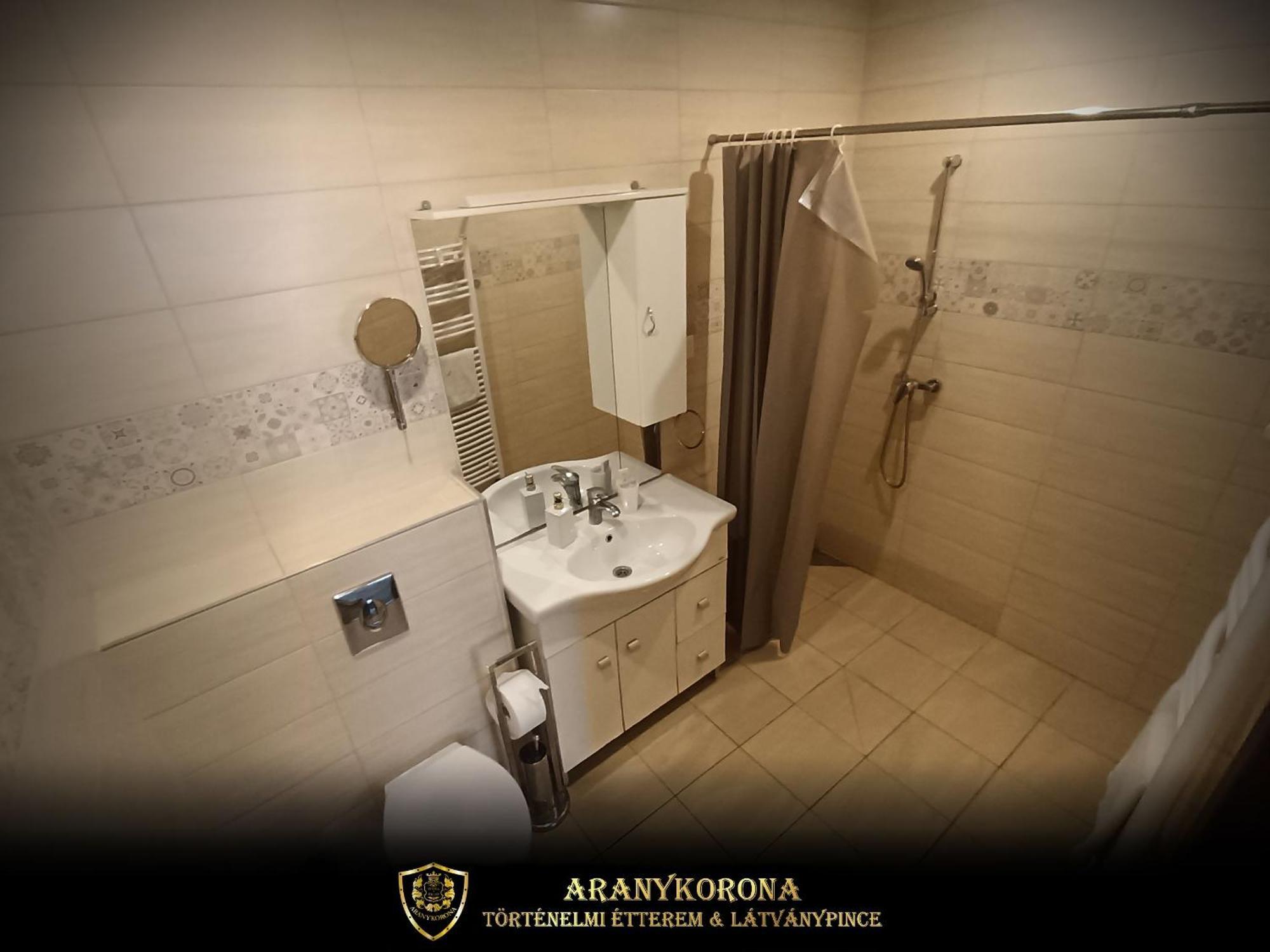 Aranykorona Apartmanhaz Miskolc Eksteriør bilde